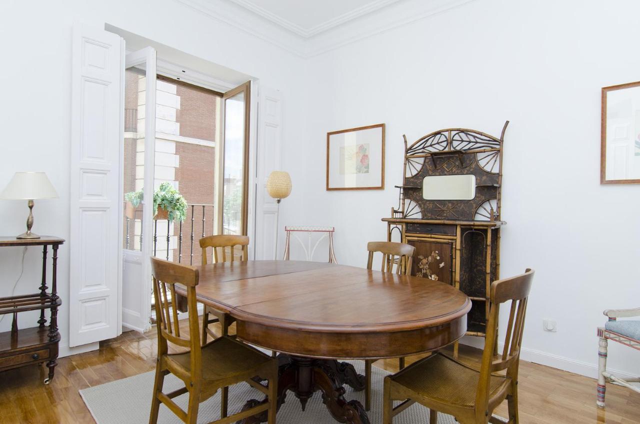 Apartamento Paseo Del Prado II En מדריד מראה חיצוני תמונה